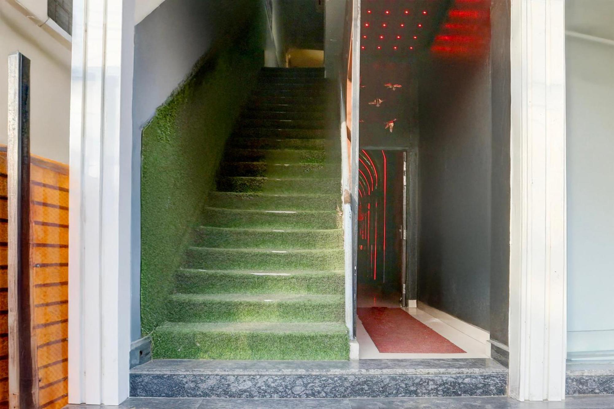 Super Collection O Roop Vihar Rohtak Formerly Hotel Maha מראה חיצוני תמונה
